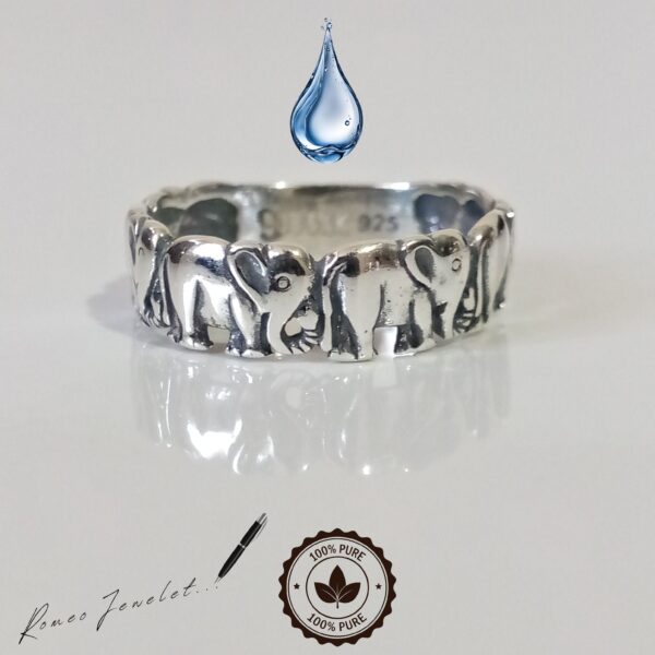 Anillo de diseño artístico con seis elefantes en plata, una pieza de lujo de RomeoJewelet.