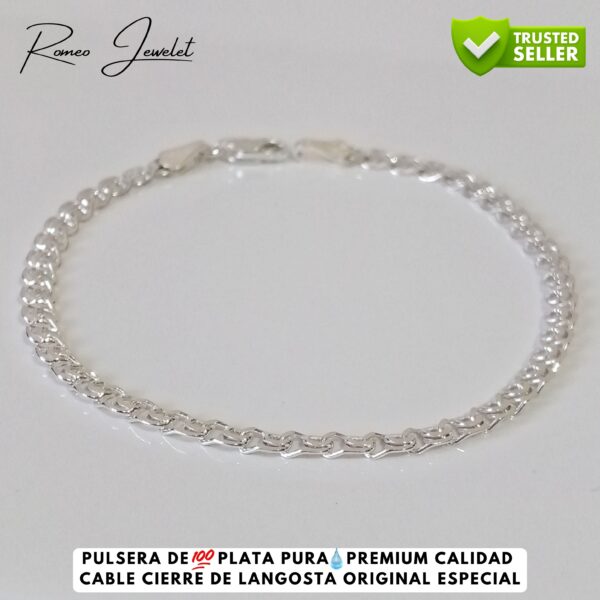 Joyería fina: Pulsera de plata pura con cierre de langosta, diseño premium.