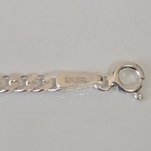 Pulsera de plata hecha a mano con eslabones cubanos.