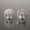 Aretes de Plata Pura con Diseño Árbol de la Vida - Elegancia y Estilo Aretes Árbol de la Vida en Plata Pura Vista Cerca Hermosa Romeo Jewelet