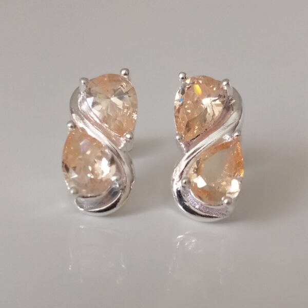 Aretes de plata de ley con una gema de citrino de alta calidad, diseño exclusivo de RomeoJewelet.