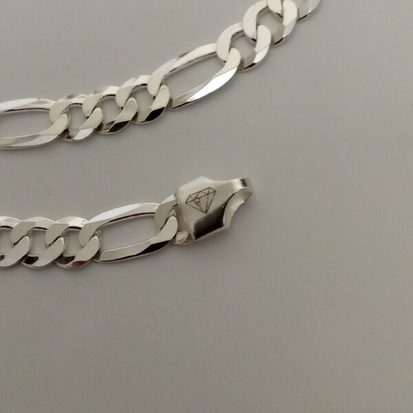 Cadena Figaro 2025 de plata 925 pura: un regalo que nunca olvidará.