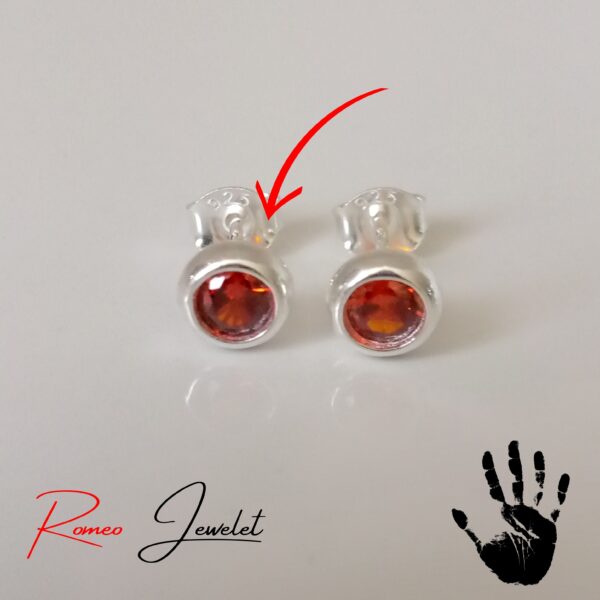 Edición Limitada: Joyería en Plata que Aumenta su Valor con el Tiempo Diseño minimalista de aretes en plata 925 con toque de lujo en oro blanco